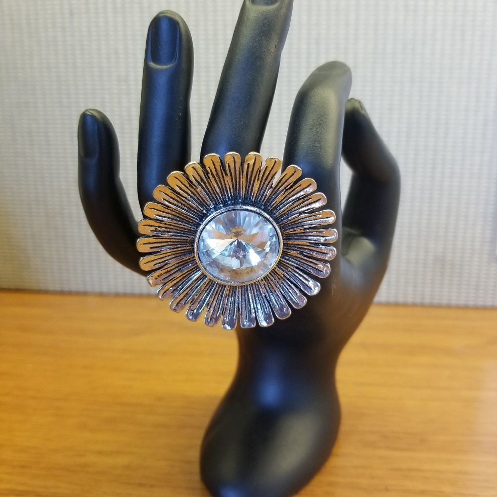 Ring - Picture 2 of 3